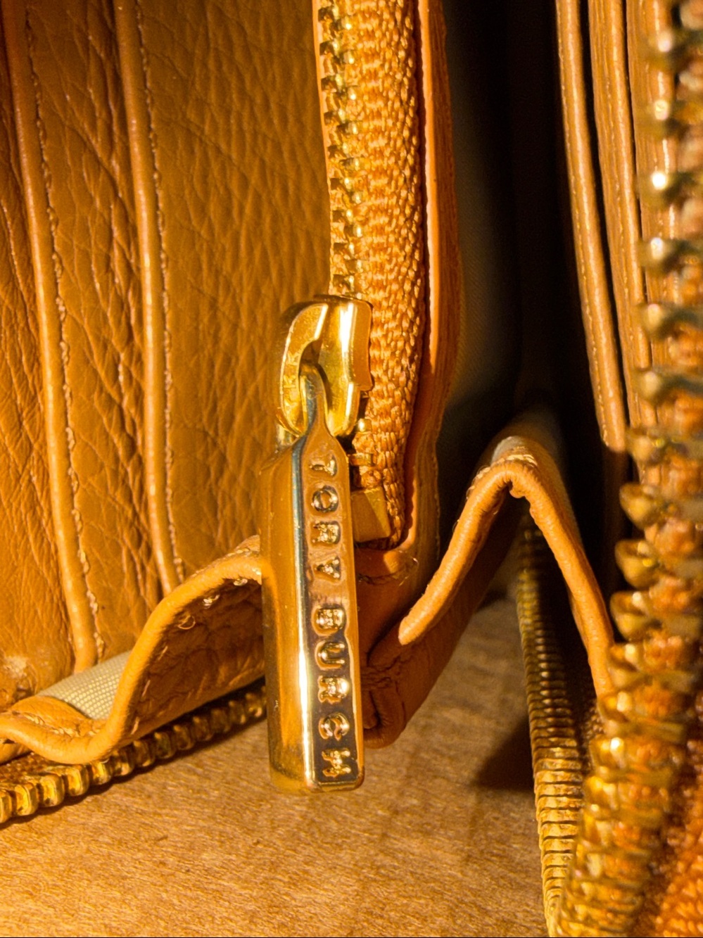 ✨ Tory Burch Thea Pebbled Leather Zip Continental Wallet Tassel Cognac - Picture 12 of 15